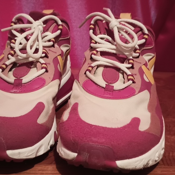 Two pairs of shoes - Picture 4 of 6